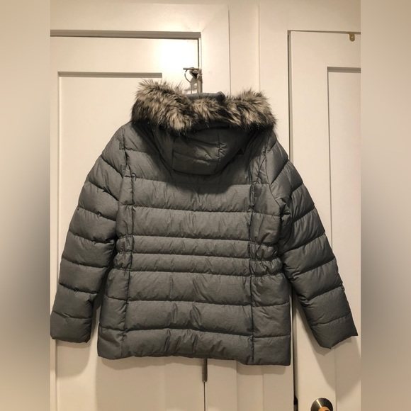 THE NORTH FACE Women’s Gotham Jacket II (Grey) - Picture 5 of 9